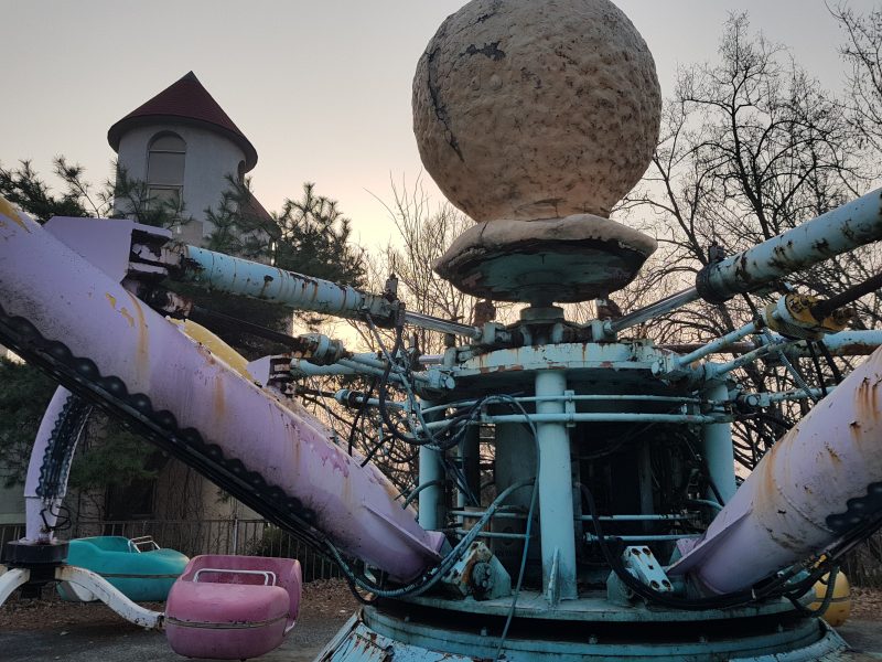 abandoned theme park yongma land