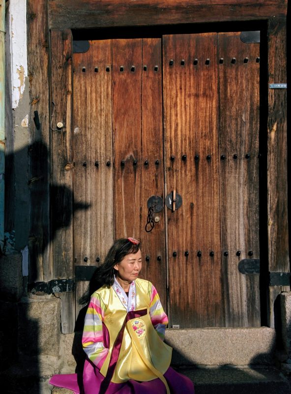 bukchon hanok village hanbok